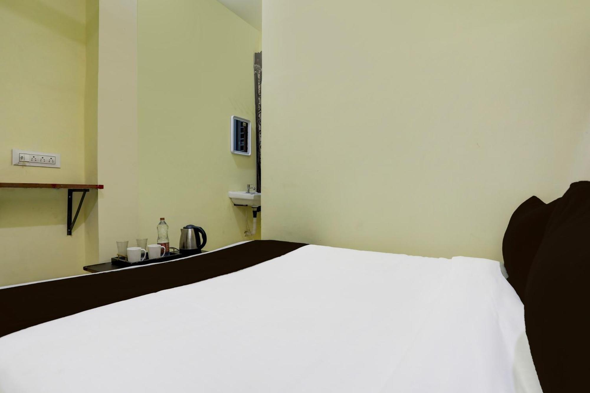 Spot On Sri Karthik Grand Inn Warangal Exterior photo