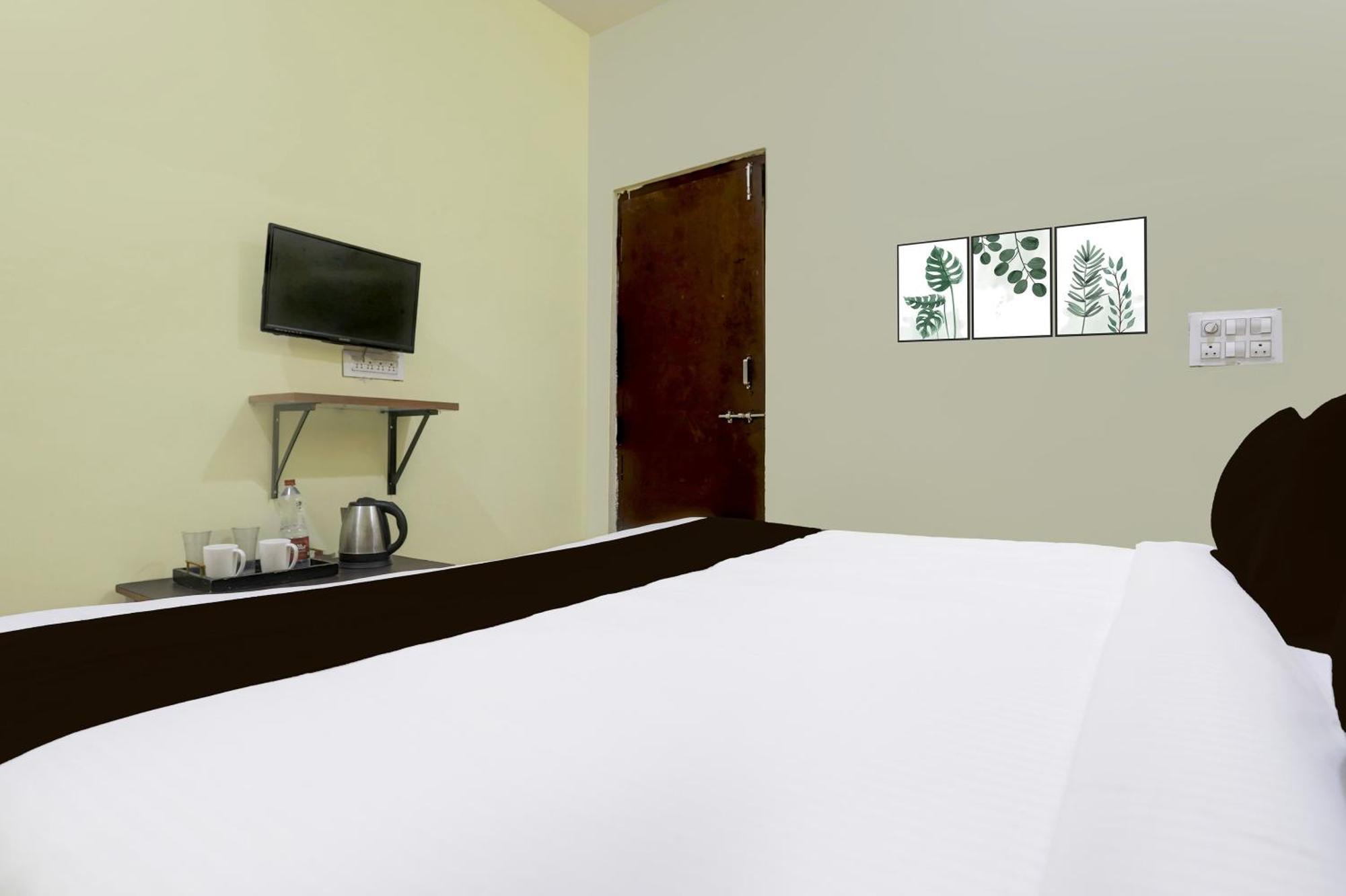 Spot On Sri Karthik Grand Inn Warangal Exterior photo